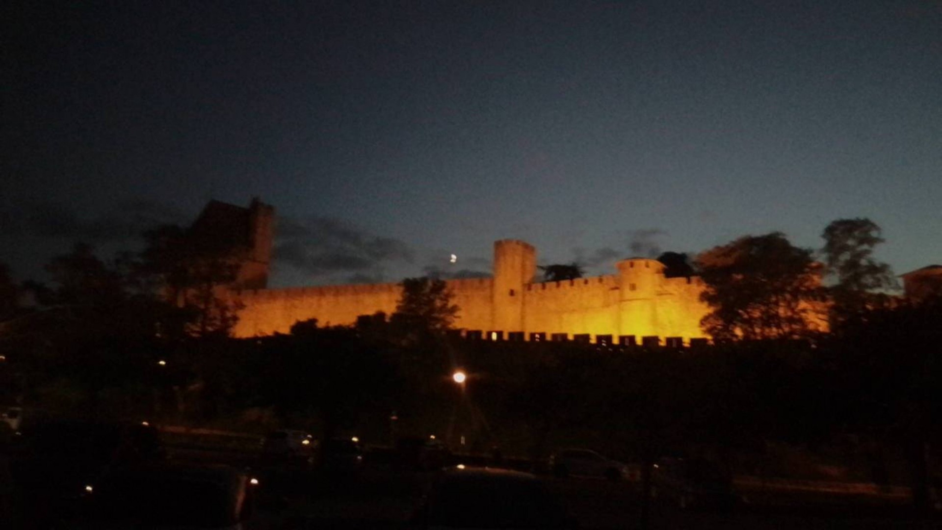 Cité médiévale by night